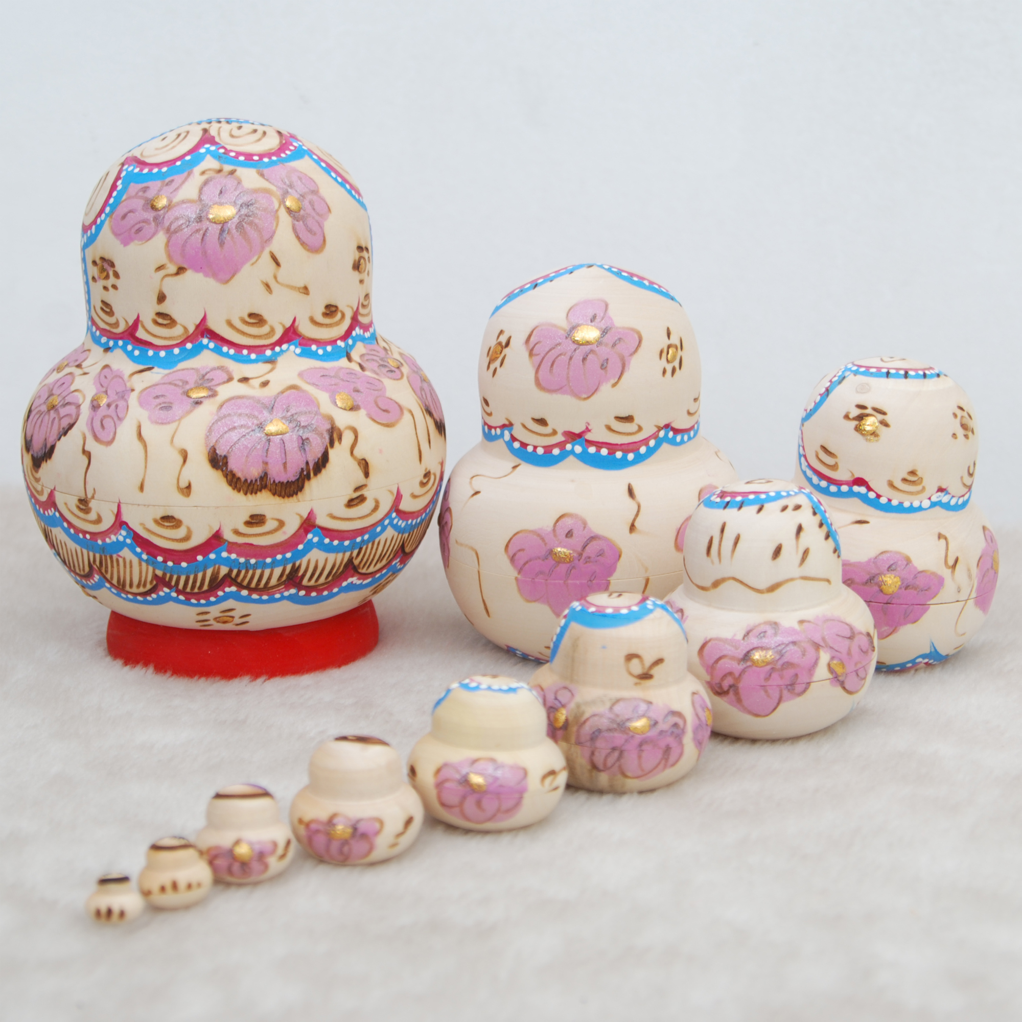 揭秘俄罗斯工艺品：无甲醛味风干椴木套娃，益智玩具正品十层008，带你领略异域风情！