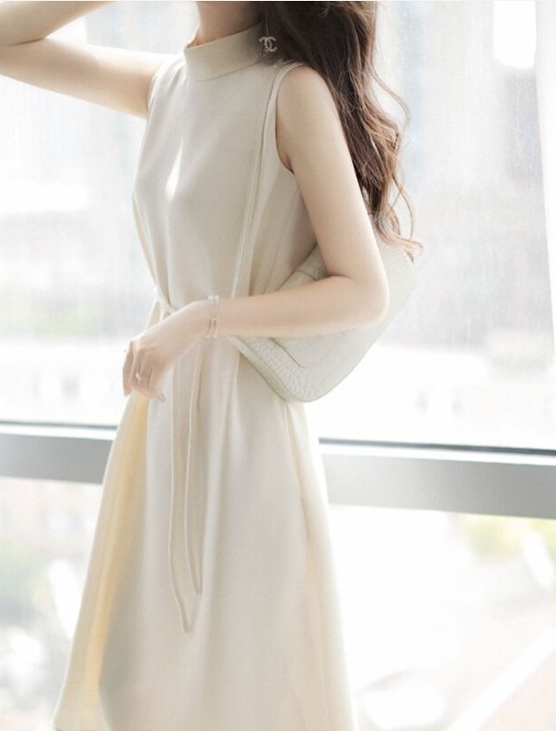 御姐风情万种女神范气质高级感重要场合小香风白色显瘦连衣裙4477：如何穿出不凡魅力？