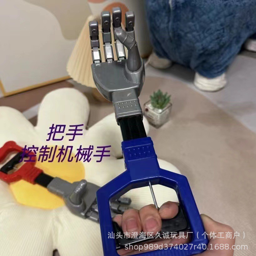 为什么寻找暗区突围物资透挂免费软件教程不可取？