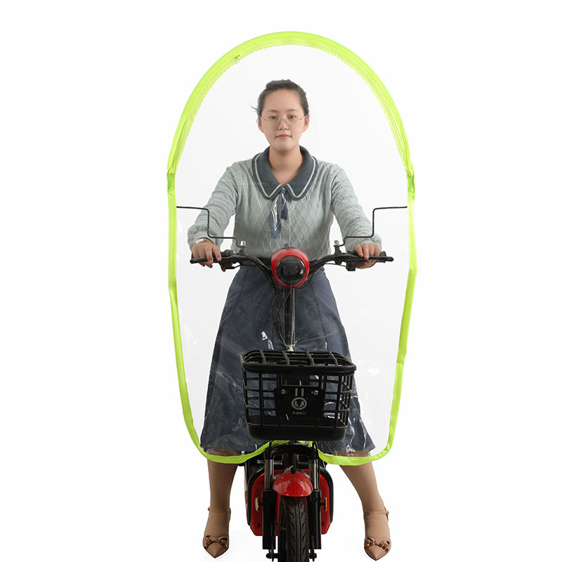 电动摩托车防雨透明前挡PVC胶罩：风雨无阻，骑行无忧！