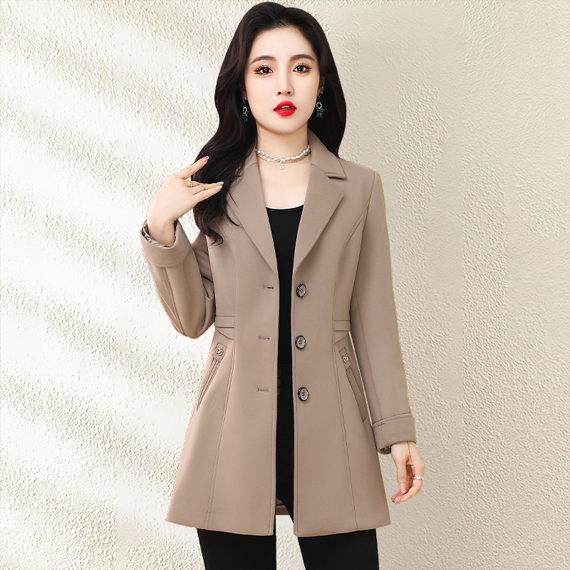 为什么春季适合穿女式风衣外套呢？