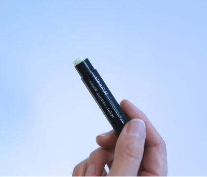 MOON北京现货：retaW × Fragment Design唇膏，限量版魅力来袭！