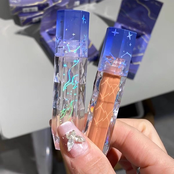绽妍速修精华唇蜜：秋冬救唇神器，告别干裂死皮，绽放水嫩唇色！✨