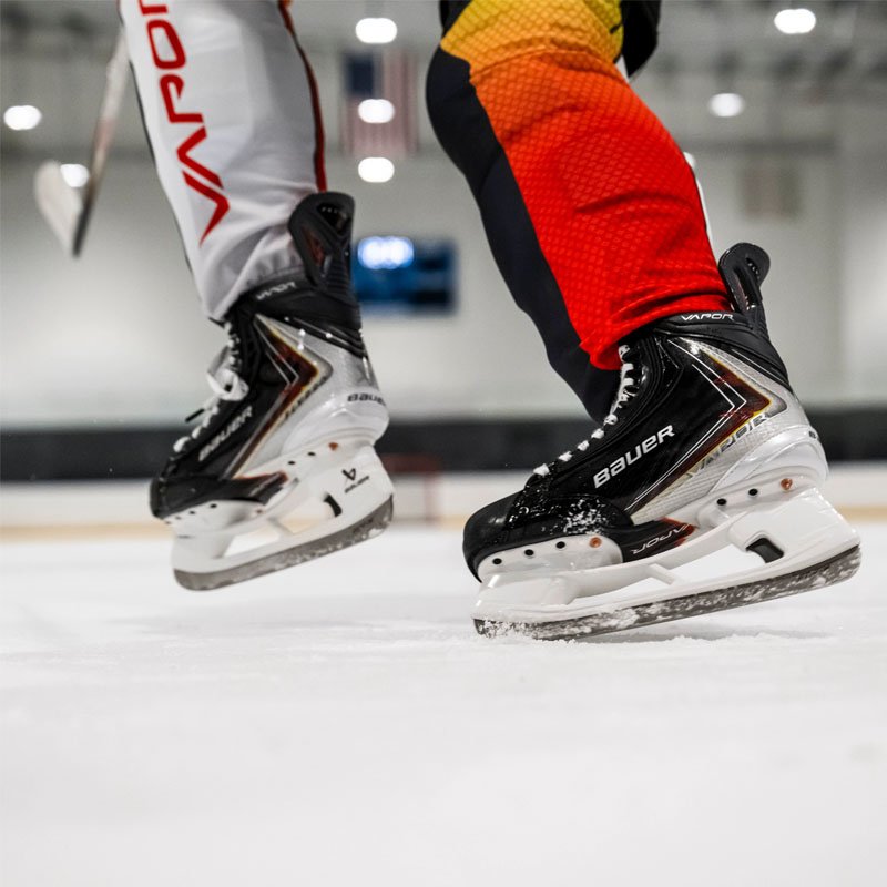 25年新款Bauer FLYPRO冰球鞋：顶级赛事的必备神器，你准备好了吗？