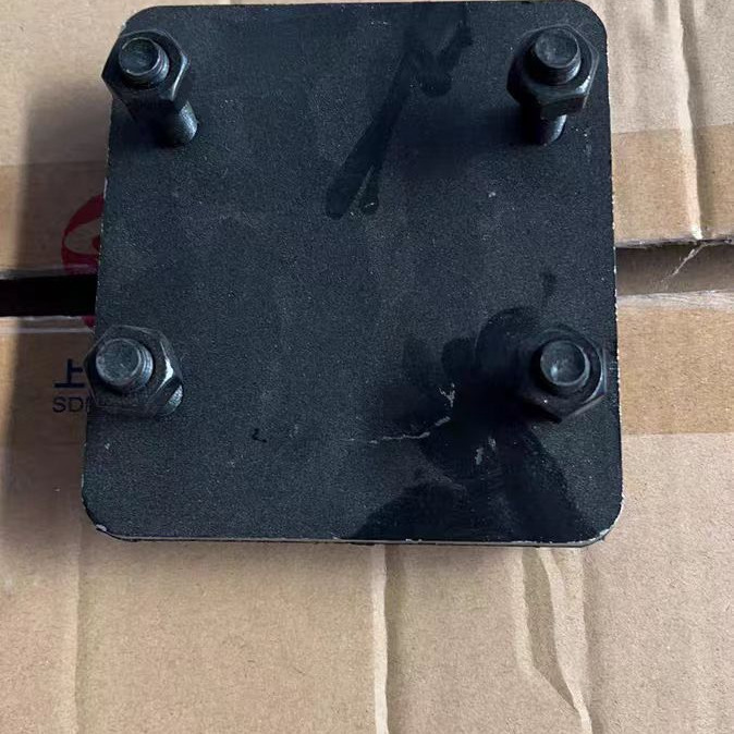 吊车配件升级指南：徐工中联三一柳工吊车后桥四层减震垫，打造平稳驾驶新体验！️