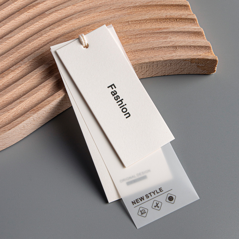 加厚服装吊牌定制，让每一件衣服都散发独特魅力✨
