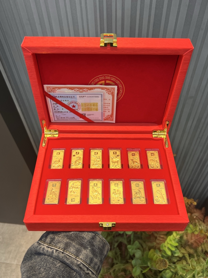 1.2克足金999十二生肖金条摆件：收藏级礼品，传承财富与祝福的完美之选！