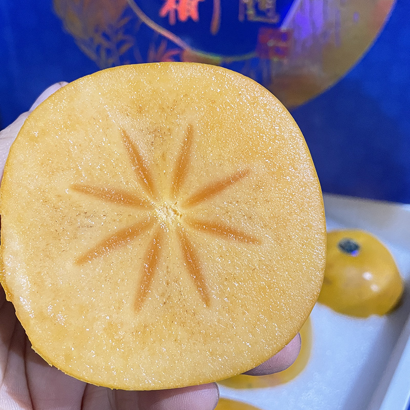 新货太秋脆柿礼盒装：甜脆柿子不涩口，一口咬下全是幸福柿！