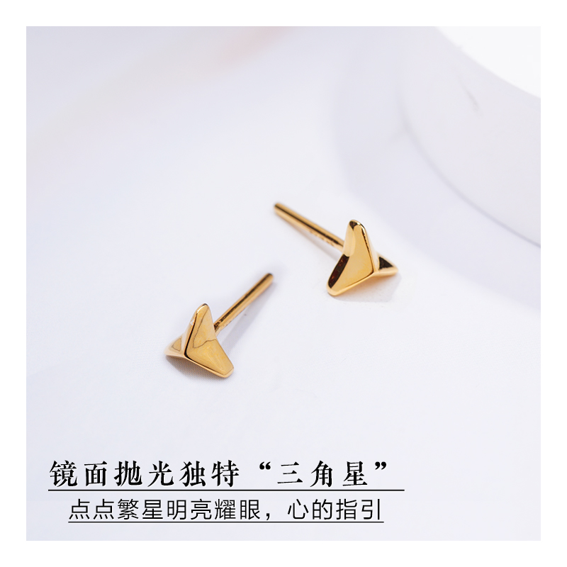老庙黄金5D海豚金耳饰：情侣必备的时尚礼物
