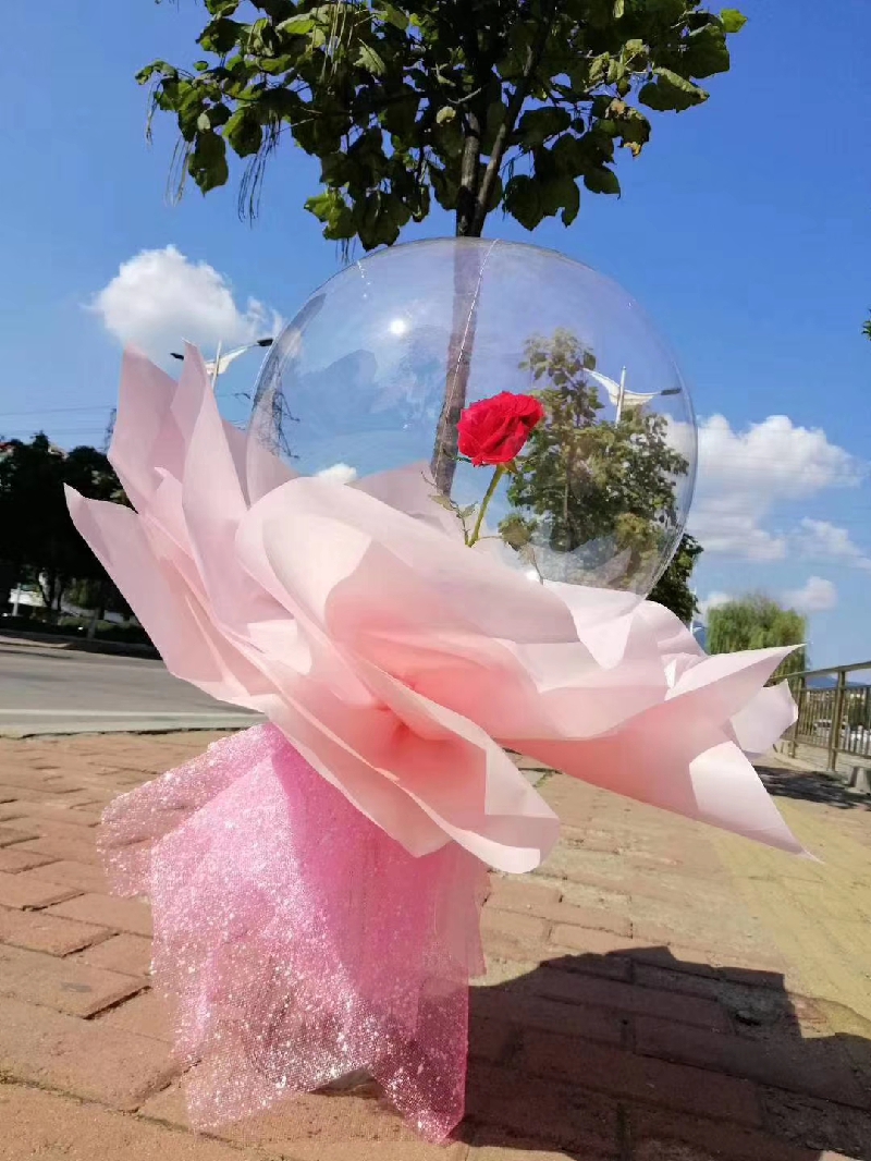 网红发光羽毛波波球：点亮夜晚的浪漫求婚神器，夜市摆摊必备爆款！