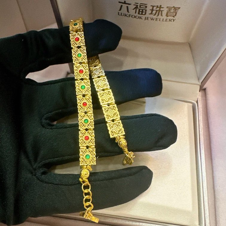 六福珠宝福满传家四季平安花丝黄金手链，解锁你的优雅新高度✨