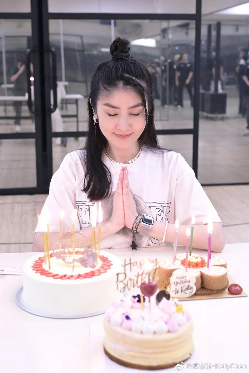 陈慧琳：52岁美得像25,52岁美得像25，冻龄女神的秘诀大揭秘