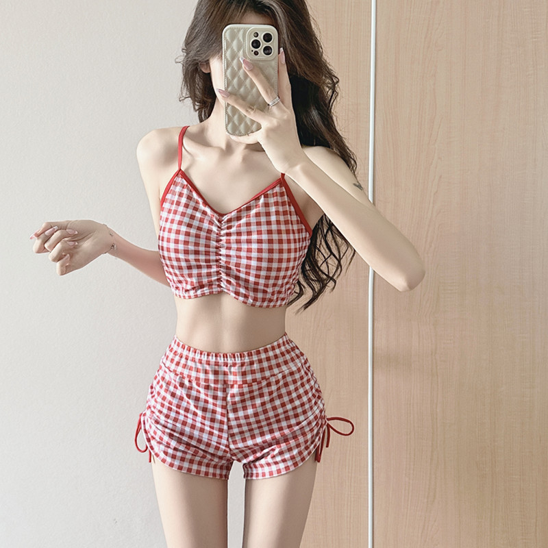 分体泡温泉泳衣女2025新款：保守显瘦遮肚大码加大200斤三件套泳装，优雅泡汤必备神器！