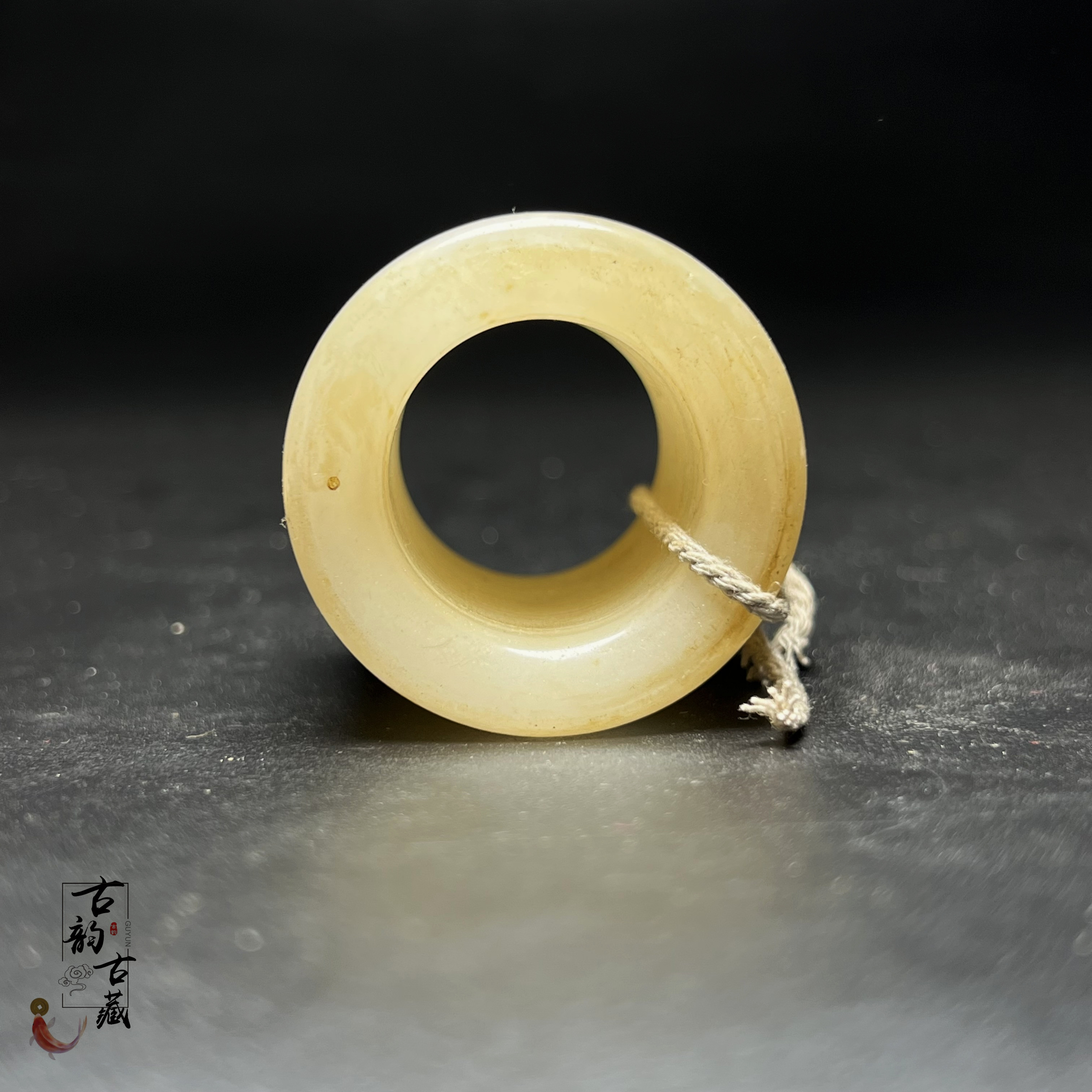 探寻时光的秘密：古代玉佩老玉件，收藏界的神秘瑰宝