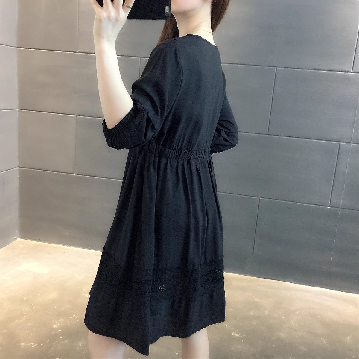 Grace 0120 夏日必备！天丝苎麻碎花刺绣修身显瘦套装，穿出你的优雅气质✨
