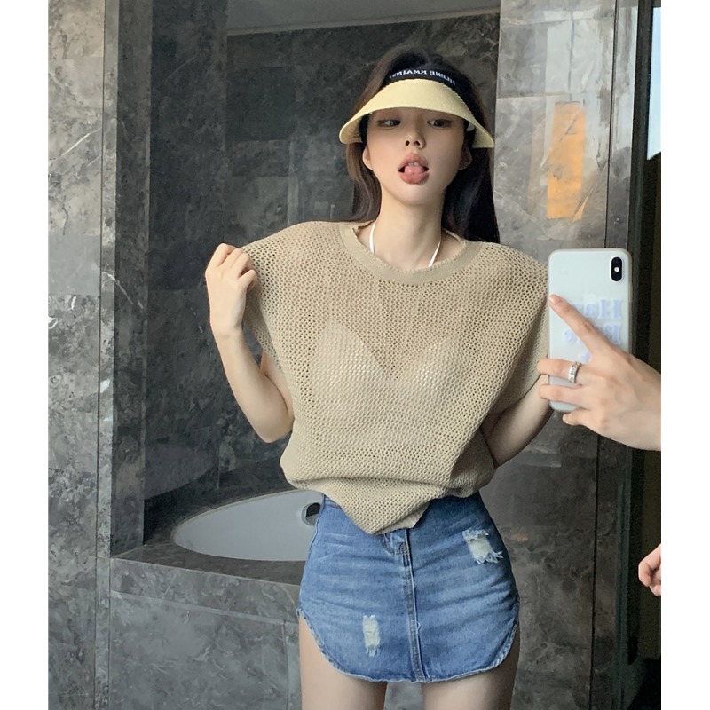 镂空短袖针织罩衫：夏日必备的小众设计感单品，防晒又洋气！