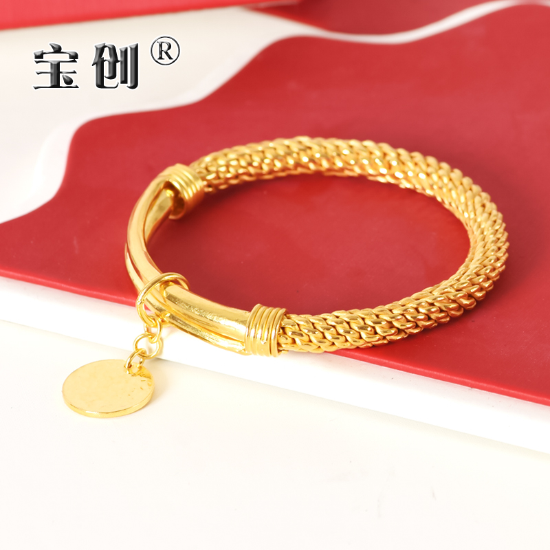 999足金麻花手镯：送给女友的时尚新宠，编织爱情的璀璨篇章