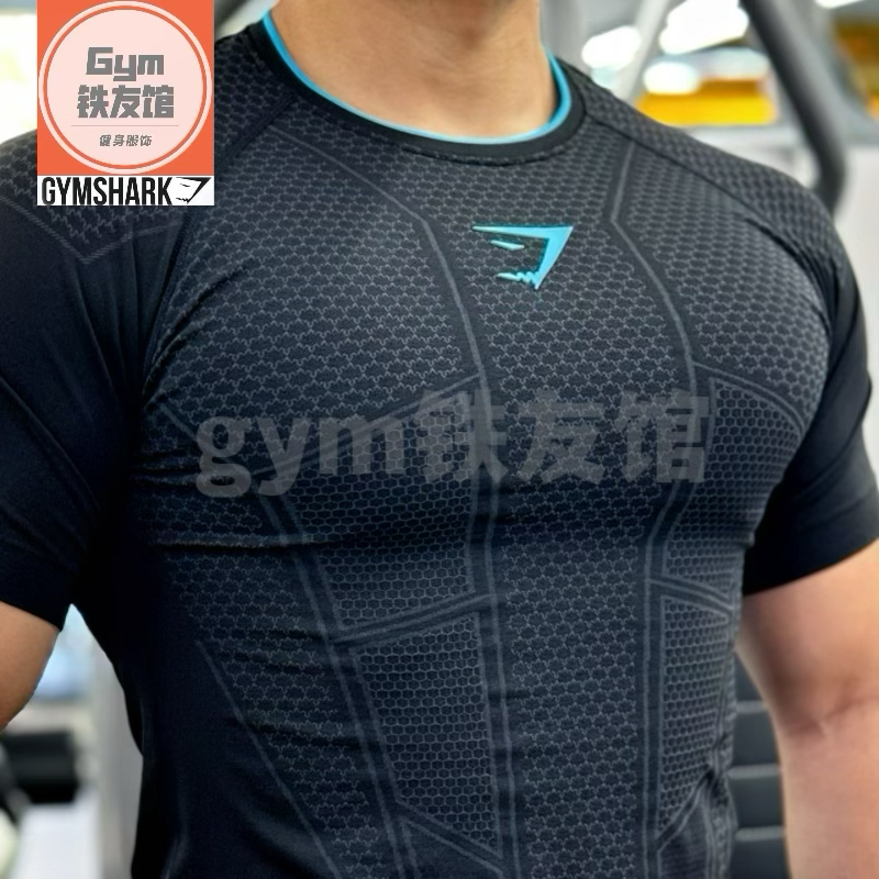 GYMSHARK ONYX1.0超级英雄短袖：你的运动场上的新战衣！