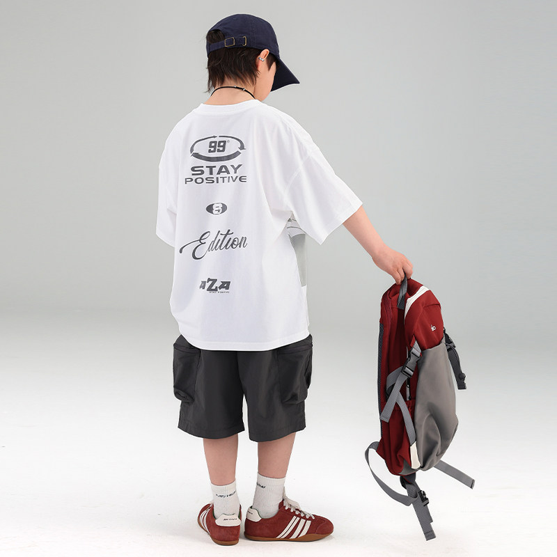 新款T恤儿童套装如何挑选？夏季男童短袖薄款必备单品推荐