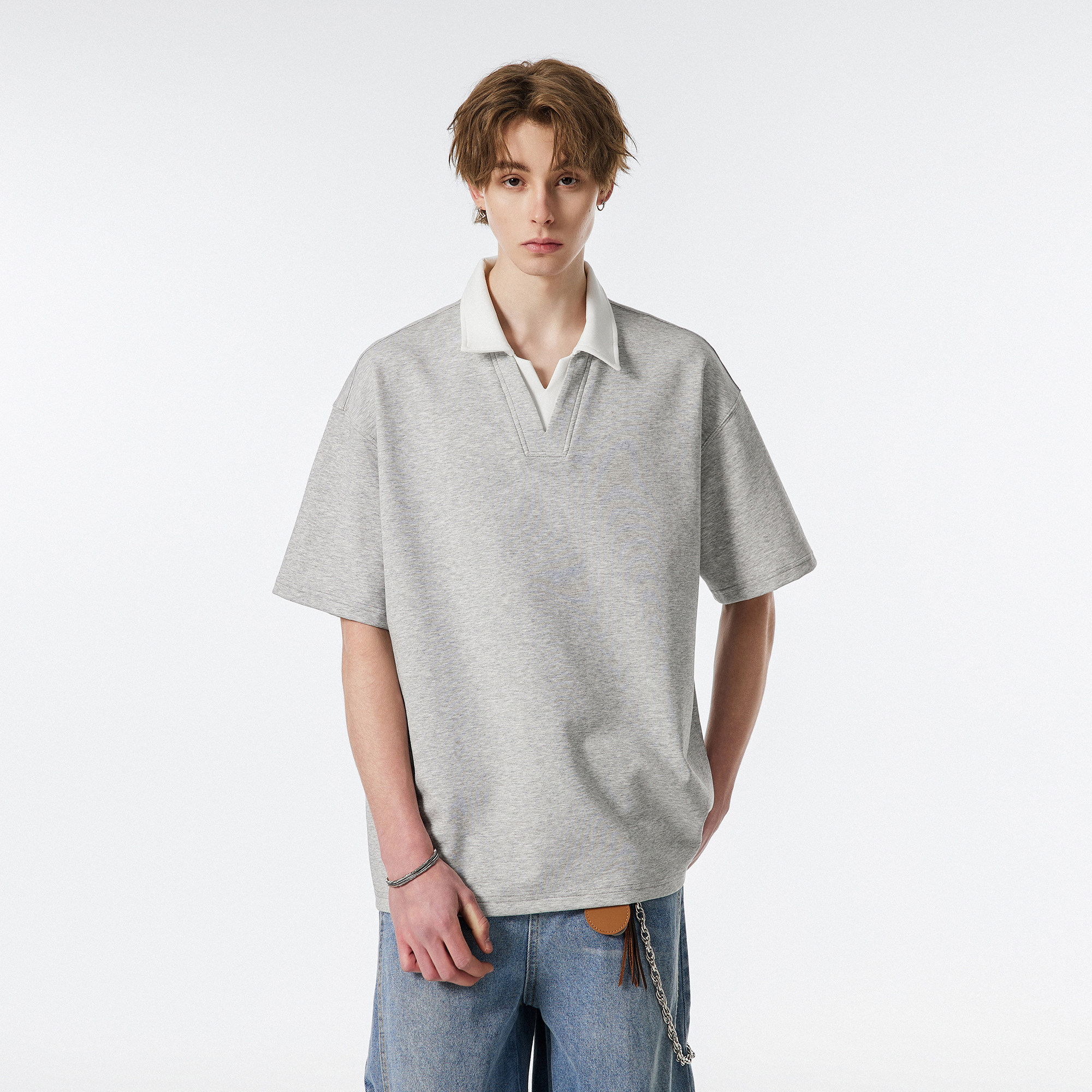 两色短袖77032437适合什么样的人群？