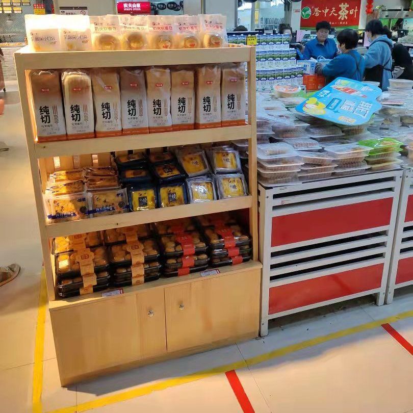 烘焙蛋糕店必备神器：烤漆中岛柜+实木货架，颜值与实力并存！✨