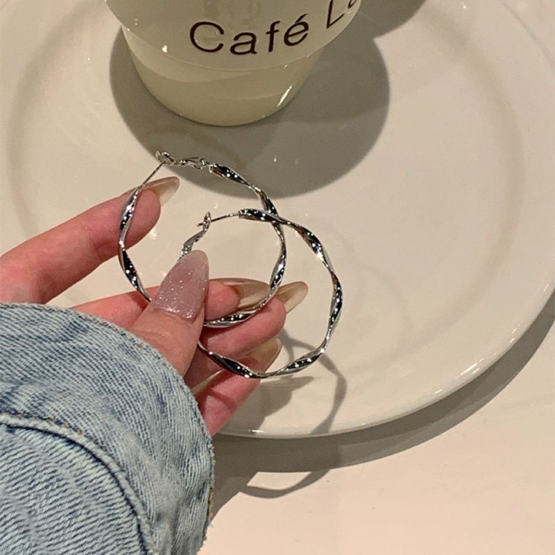 耳饰品牌排行榜小众？宝藏品牌让你的耳朵瞬间高级感爆棚，绝绝子！