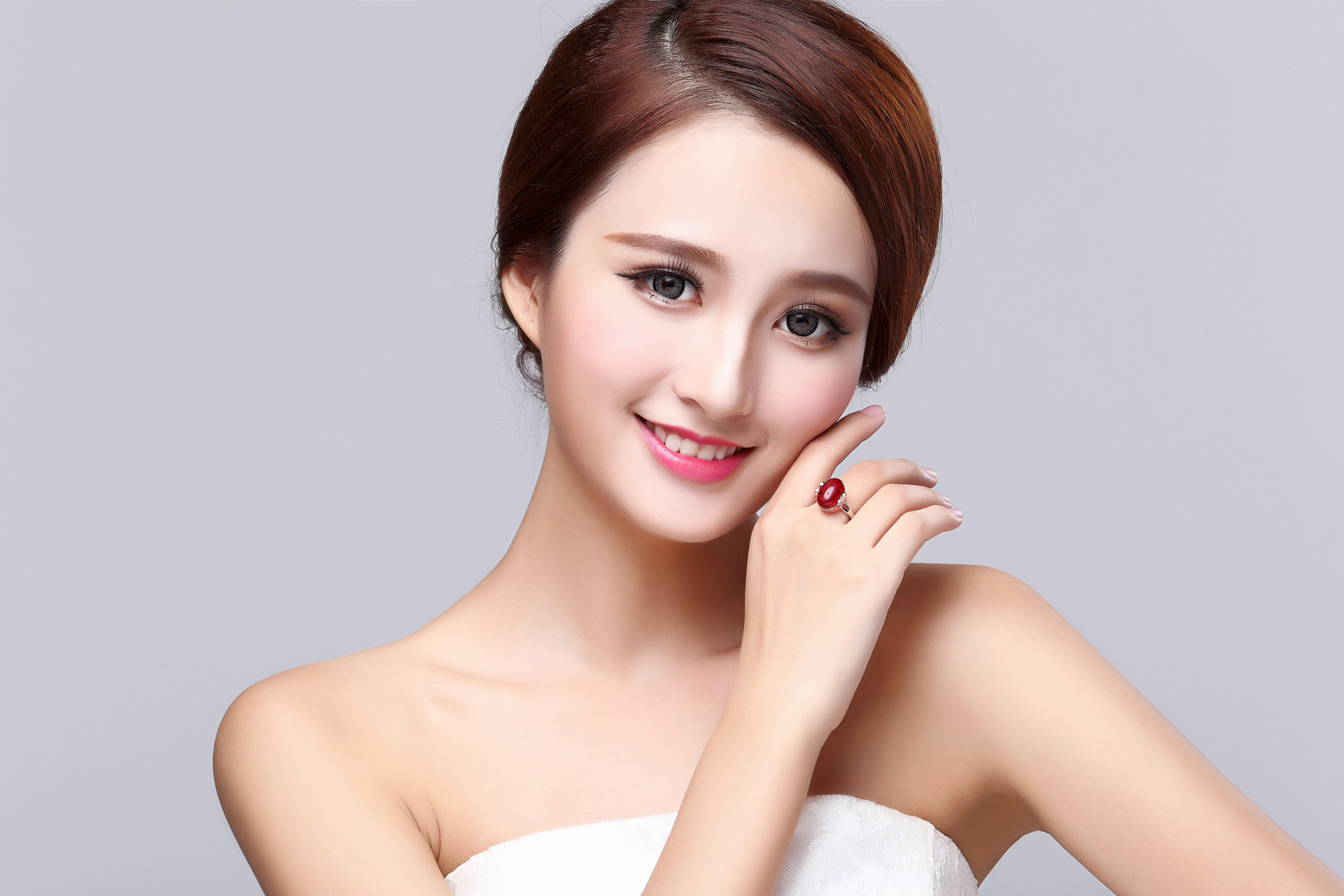 保山南红玛瑙：天然冰红镶嵌戒指，简约之美，上手即惊艳！