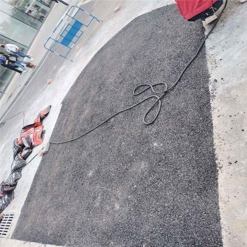市政公路施工中如何高效选择现货沥青冷补料？