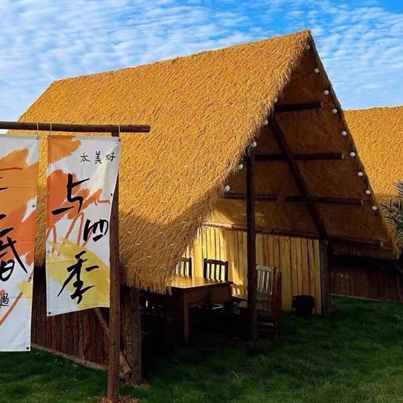 茅草屋顶凉亭：景区庭院新宠，仿真茅草的自然风情