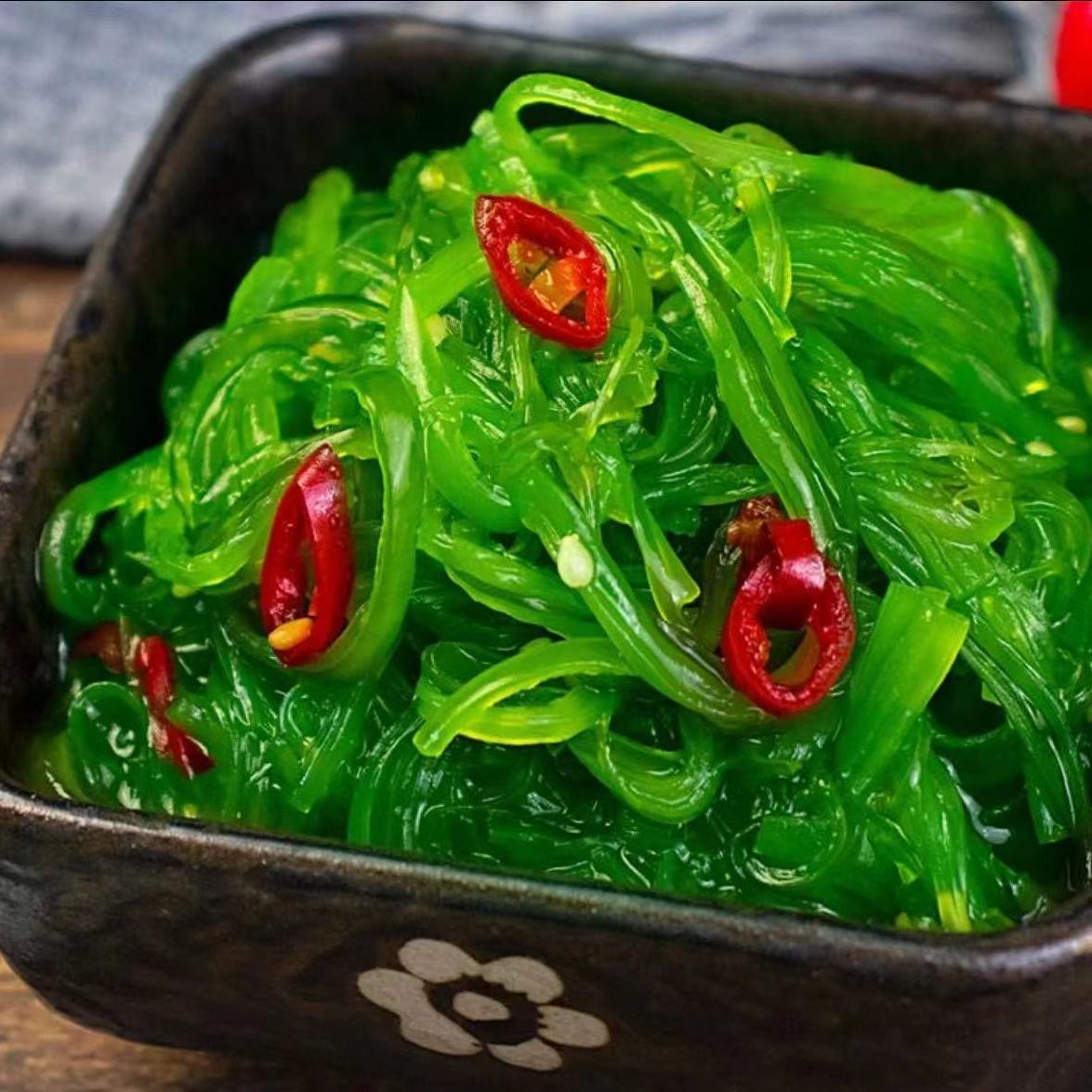 裙带菜丝海藻沙拉：上班族即食下饭菜，香辣脆爽的新鲜选择！