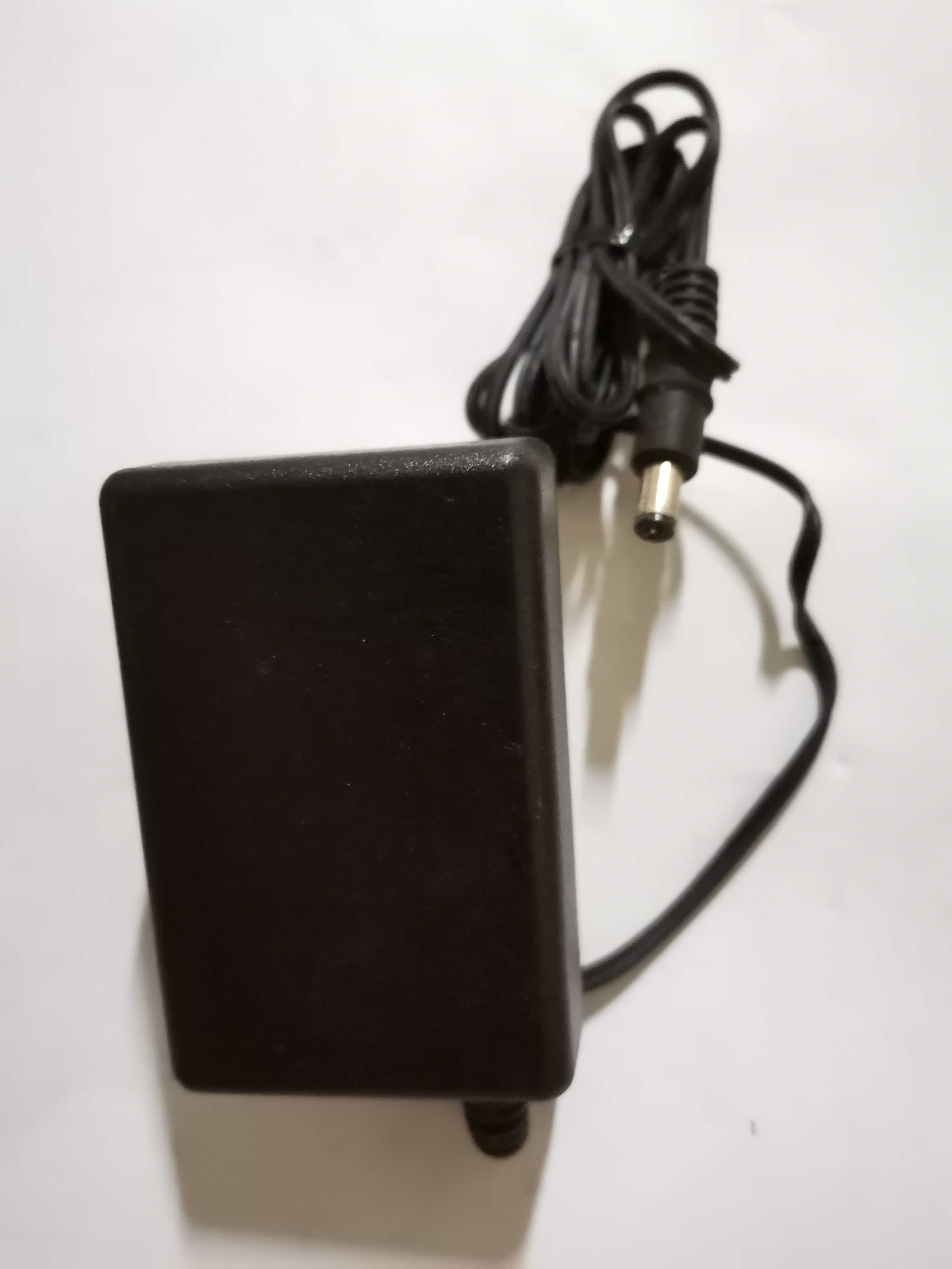 原装机顶盒光猫路由器电子琴监控电源适配器12V2A1.5插头线通用：如何挑选适合你的多功能电源适配器？