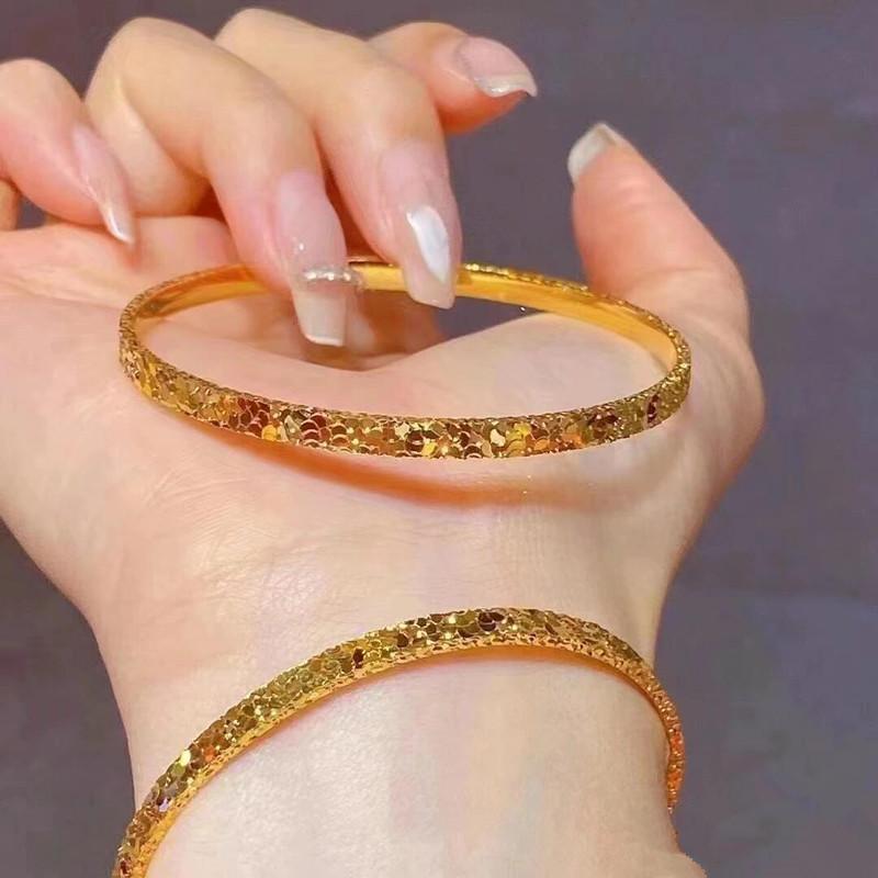 爱一碎碎冰黄金手镯足金999素圈实心纯金手环，送给女友老婆的新年礼物，你准备好了吗？