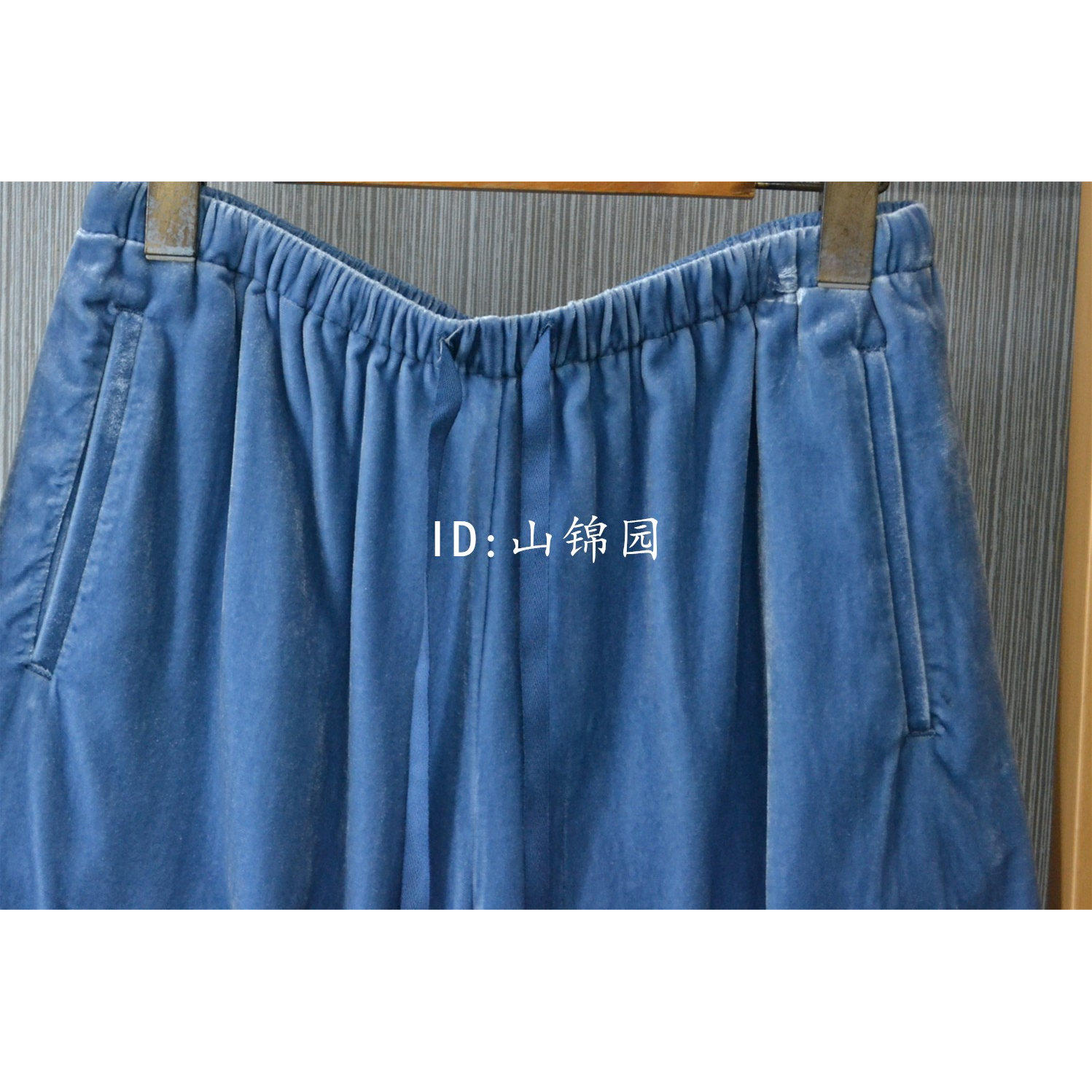 如何选择合适的光泽丝绒针织布五分短裤？