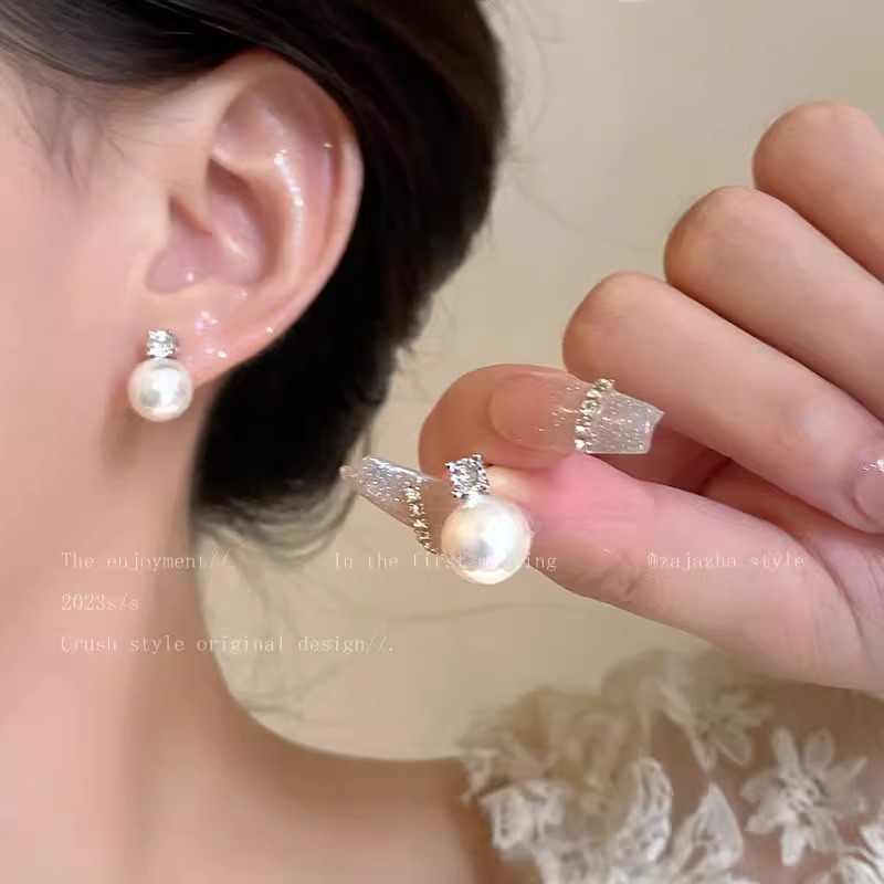Meluxe美奈天然海水珍珠耳饰：极简美学的极致演绎，女孩子的必备百搭神器！
