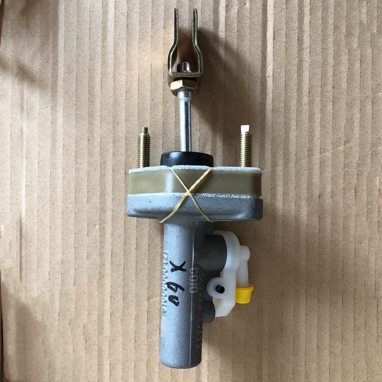 离合器总泵迈威适用力帆520乐途320 330 X60 530 X50主缸620总缸：选对配件，告别维修烦恼！