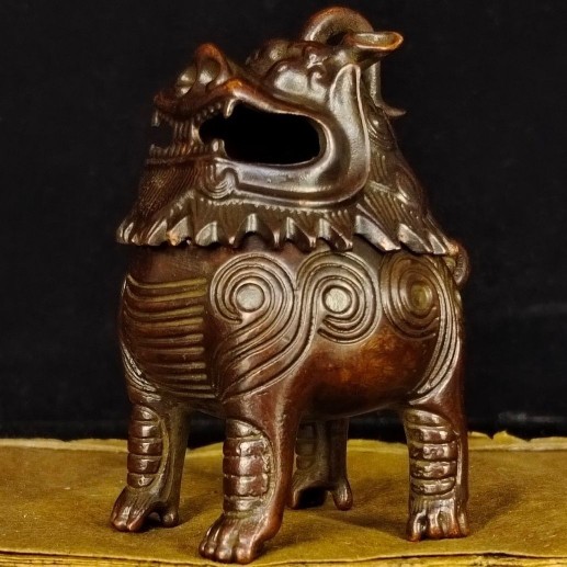 古玩杂项新发现：铜缸香炉，四大神兽，烟灰缸，家居工艺摆件铜器仿古，复古风潮不可挡