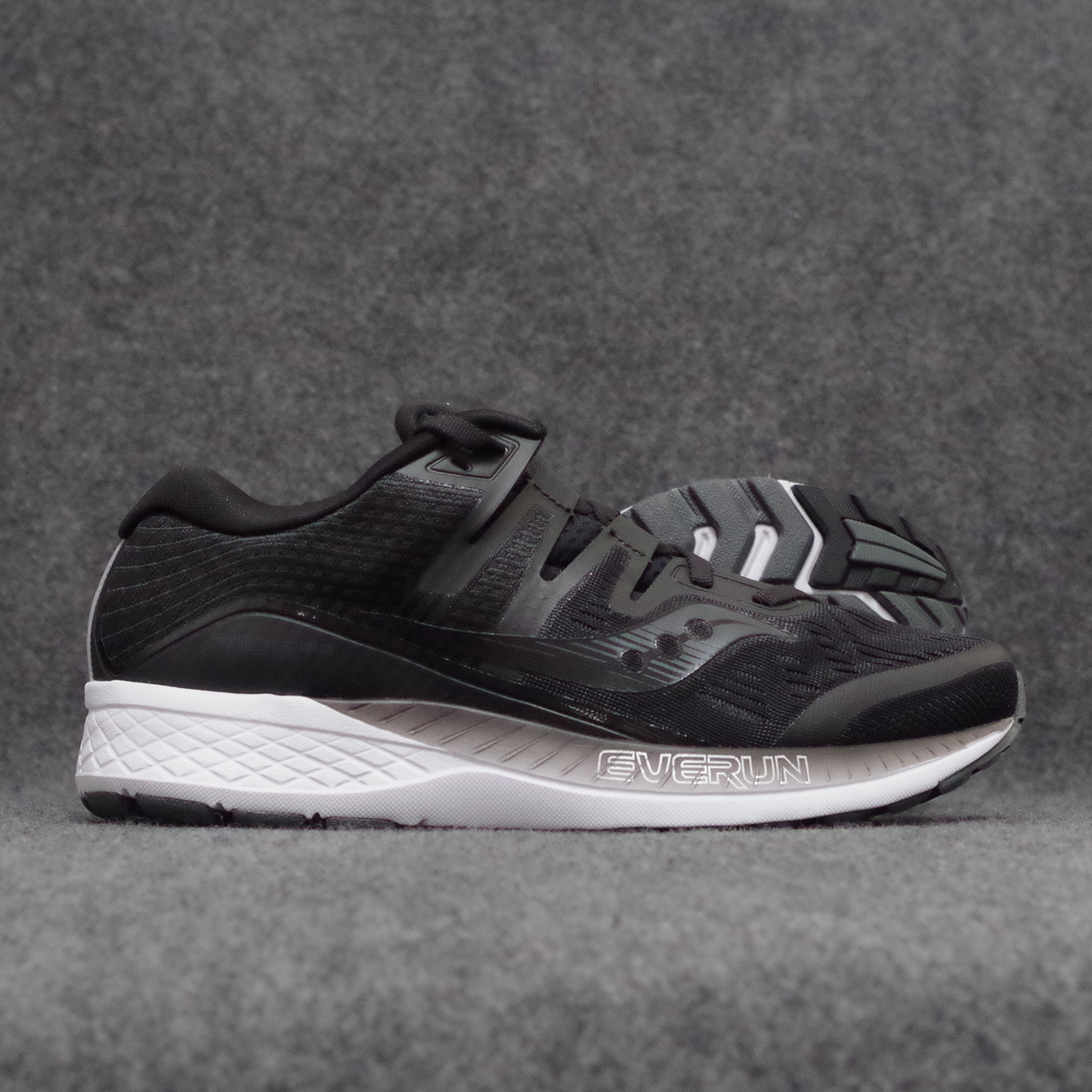 为什么 Saucony Ride 10 被称为“跑鞋界的全能王”？