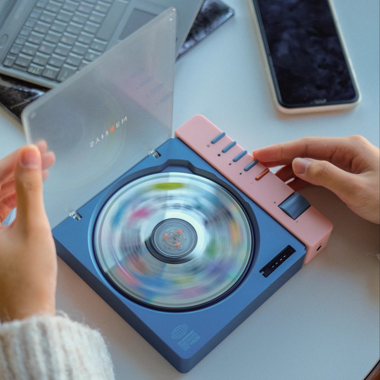 赛塔林R300 CD播放机：复古情怀与现代科技的完美碰撞，MUSE设计金奖得主！