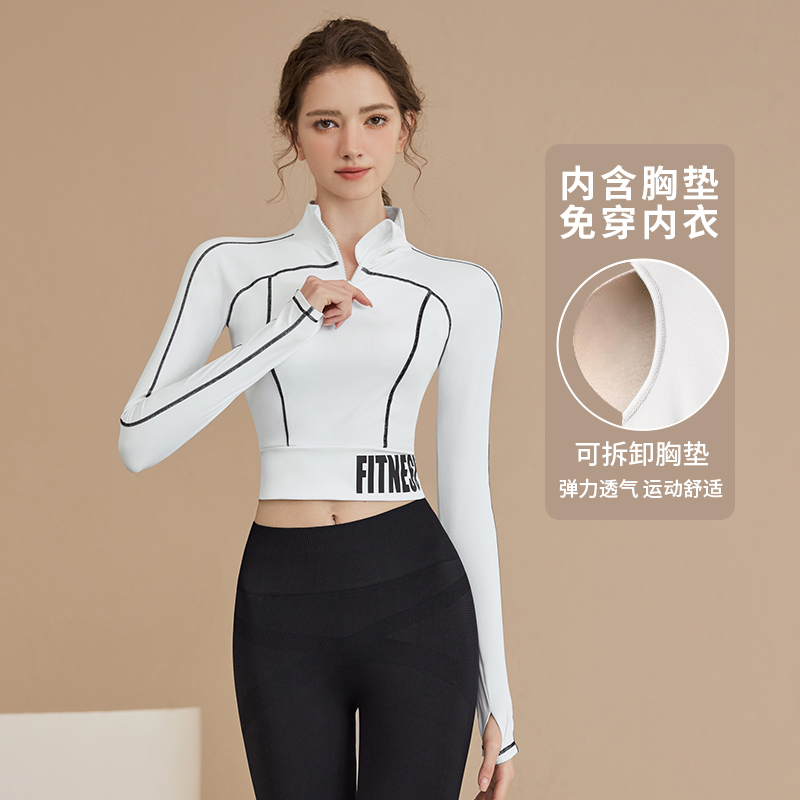 特步实体店为啥卖索康尼？背后逻辑大揭秘！