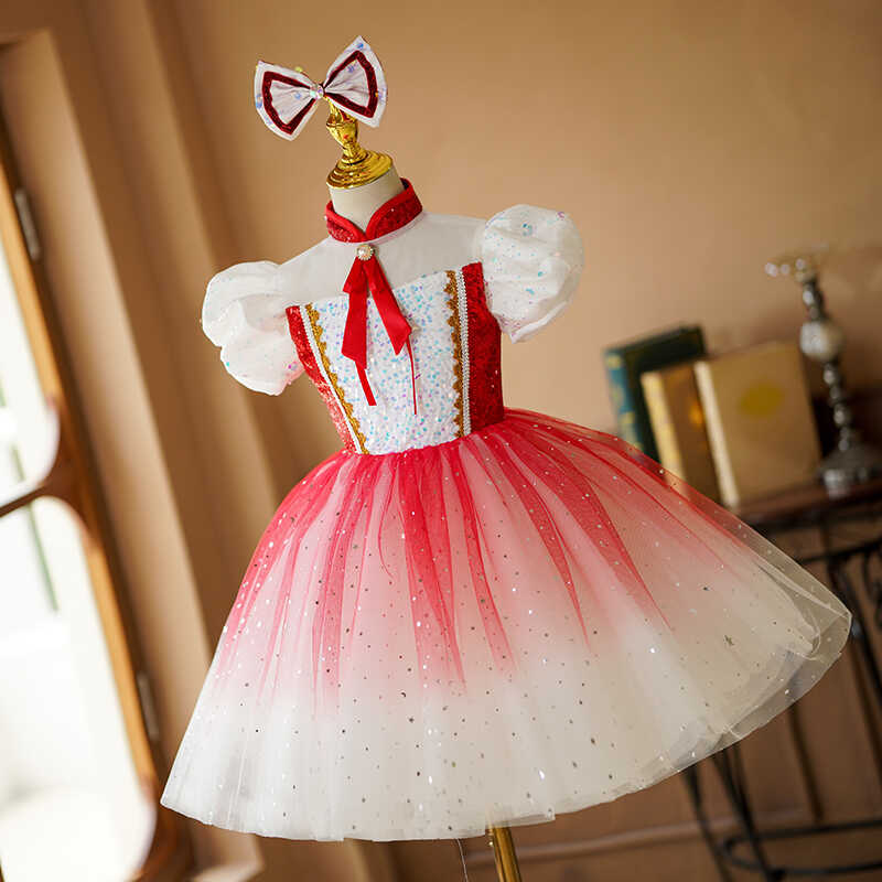 女童新款演出舞蹈服，爱莎公主裙引领小学生毕业朗诵新风尚！