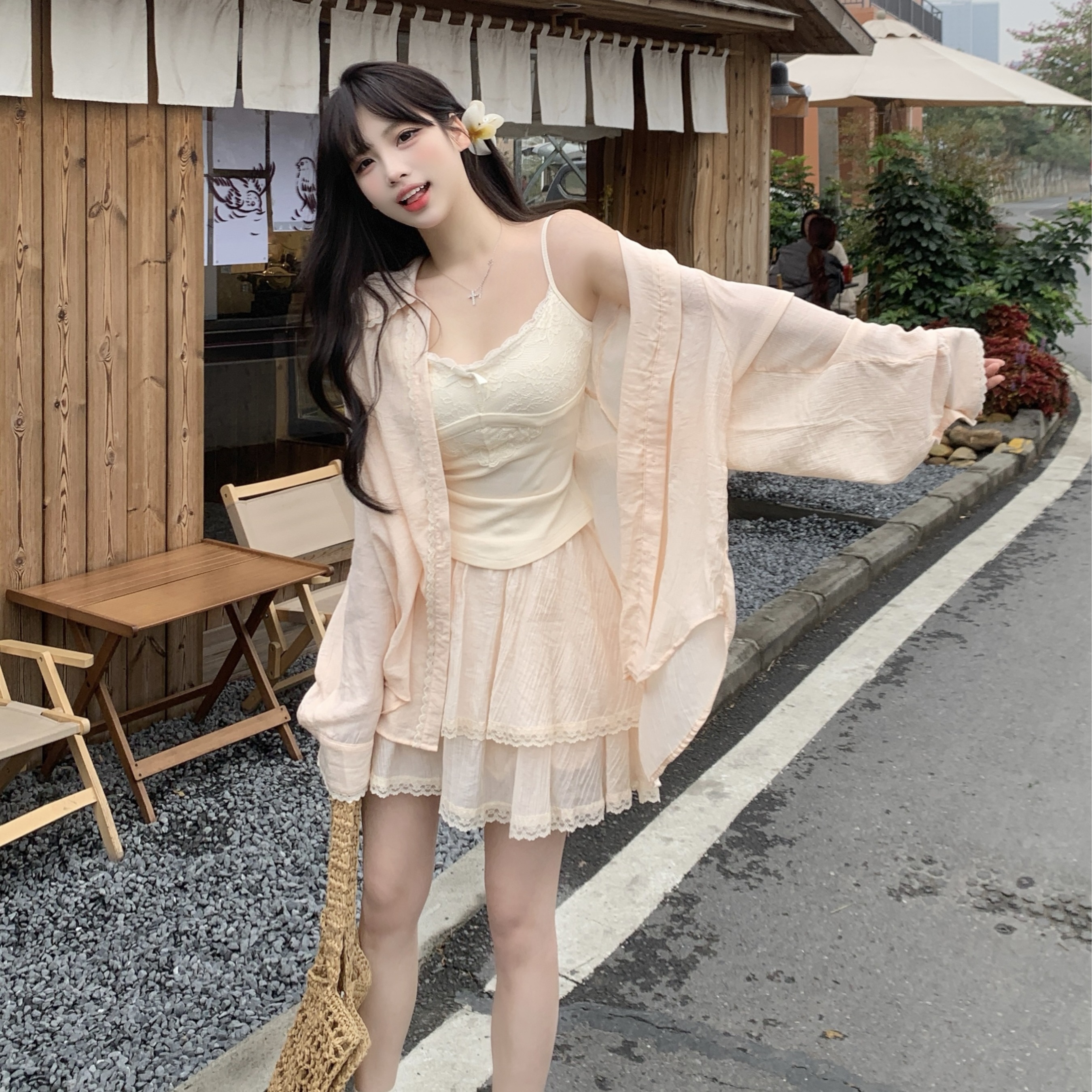 章若楠的独特艾琳代言期满了吗？揭秘偶像与游戏角色的不解之缘