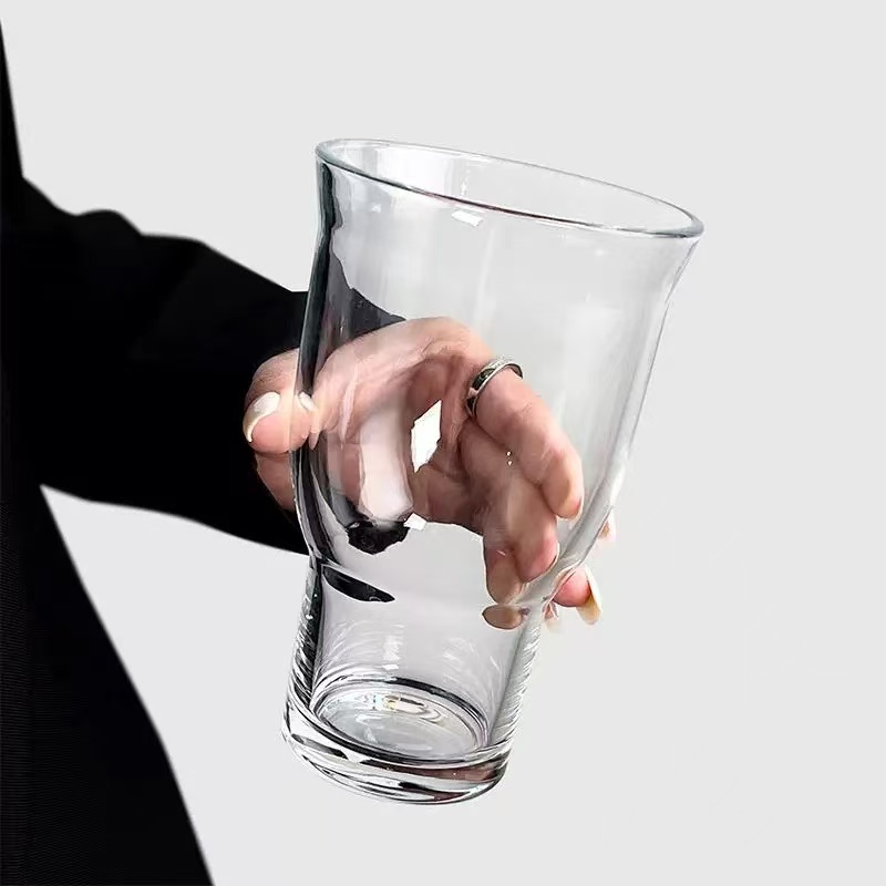 手绘防尘圆盖咖啡杯：让你的每一口都充满艺术气息☕️
