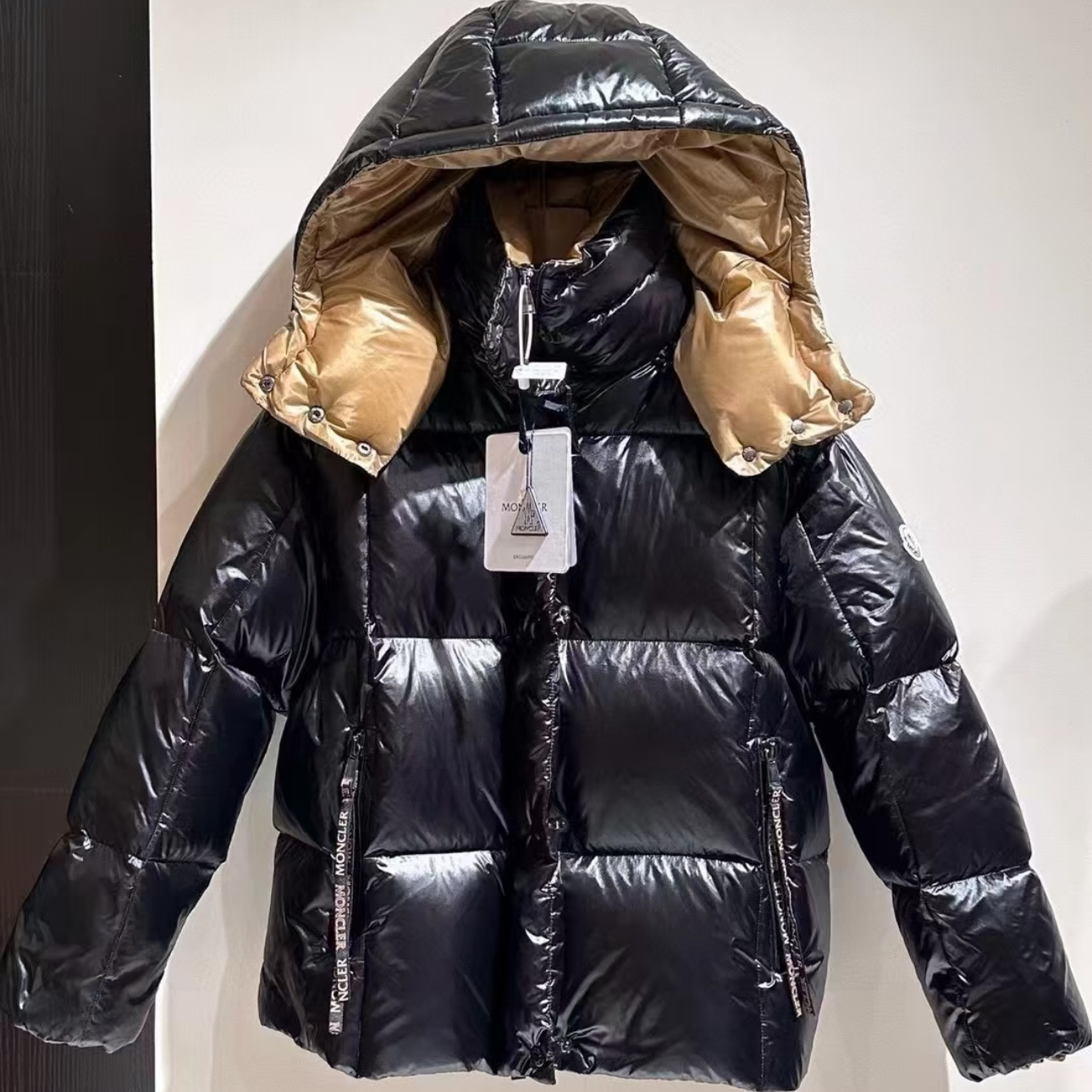巴黎直发Moncler Parnaiba羽绒服：时尚界的温暖守护神，如何才能拥有？