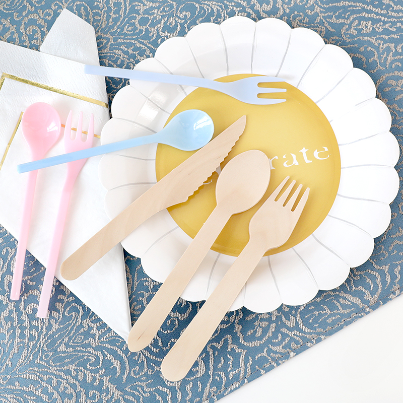 蛋糕叉勺大揭秘：一次性烘焙甜品餐具，生日聚会必备神器！