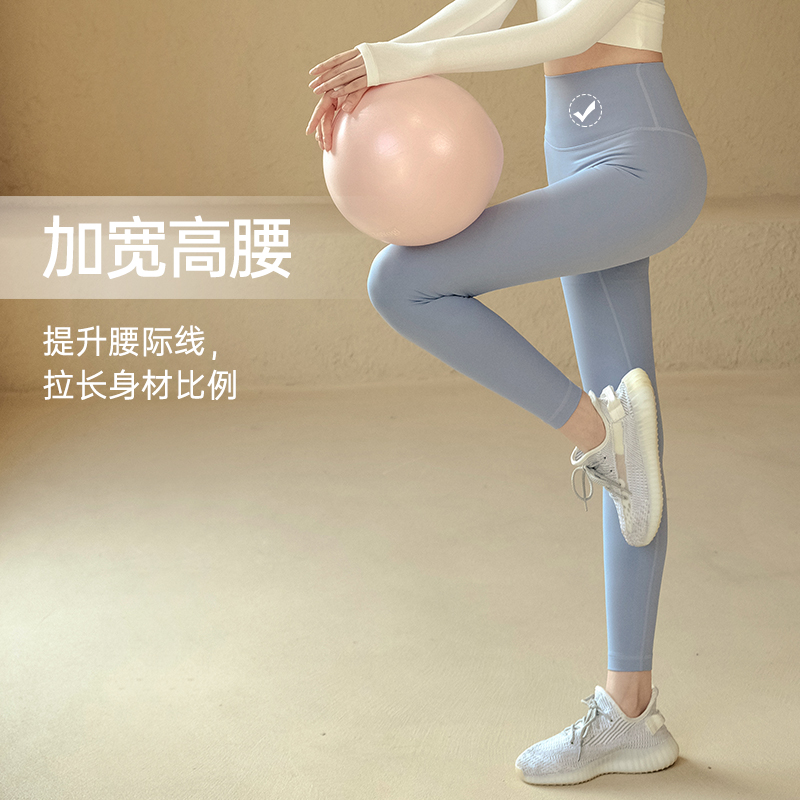 夏日瑜伽新风尚：高级感瑜伽服，让你的每一次呼吸都充满自信