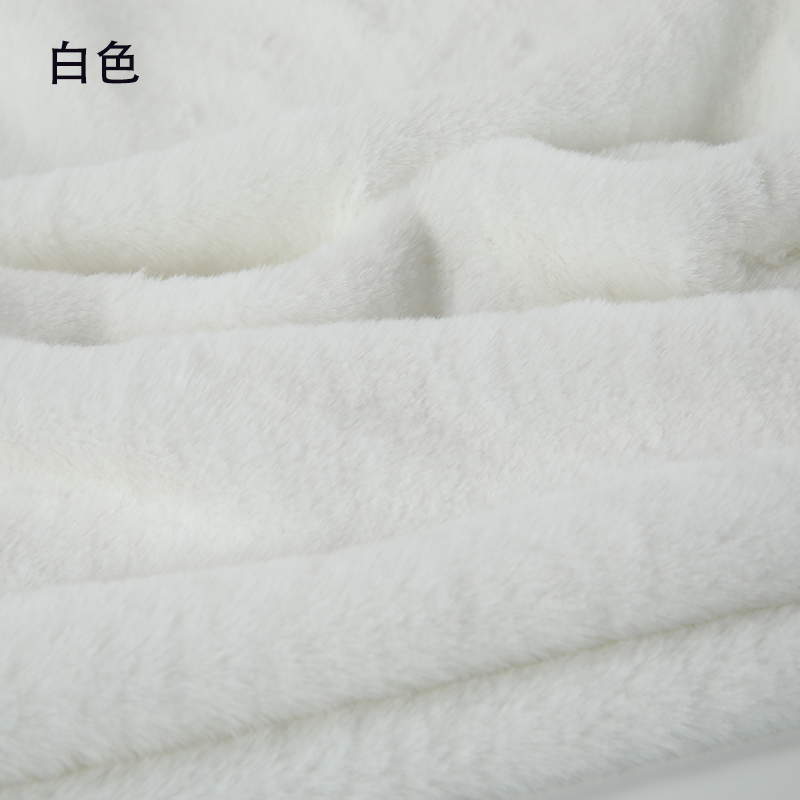 宝蓝色亚麻肌理褶皱春夏围巾长袍：DIY手工服装面料布料的潮流新风尚