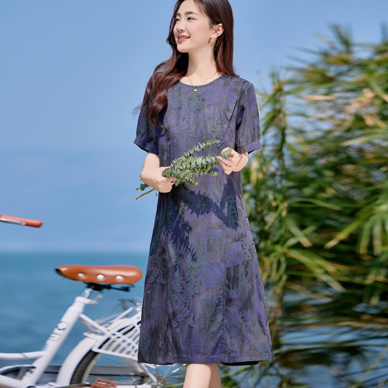 印花点子砂洗天丝牛仔连衣裙：时尚休闲新宠，垂坠质感让你无法抗拒！
