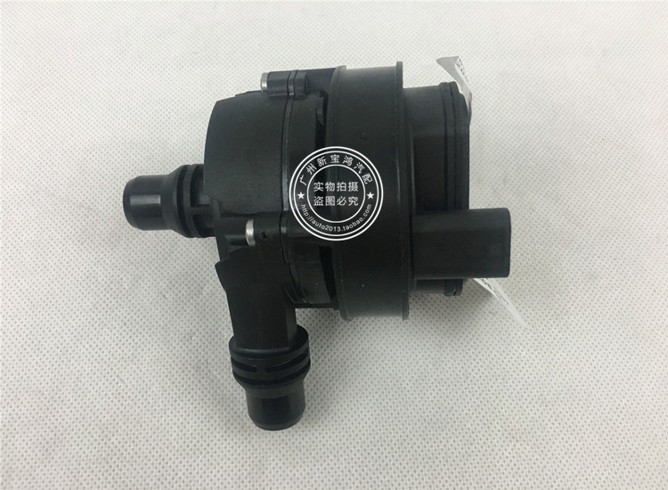 奔驰W205 C系列专用四驱辅助水泵：性能升级，安全无忧！
