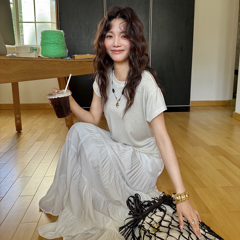 气质百搭白色圆领莱赛尔天丝女上衣：春日防晒必备，薄款长袖T恤打底神器