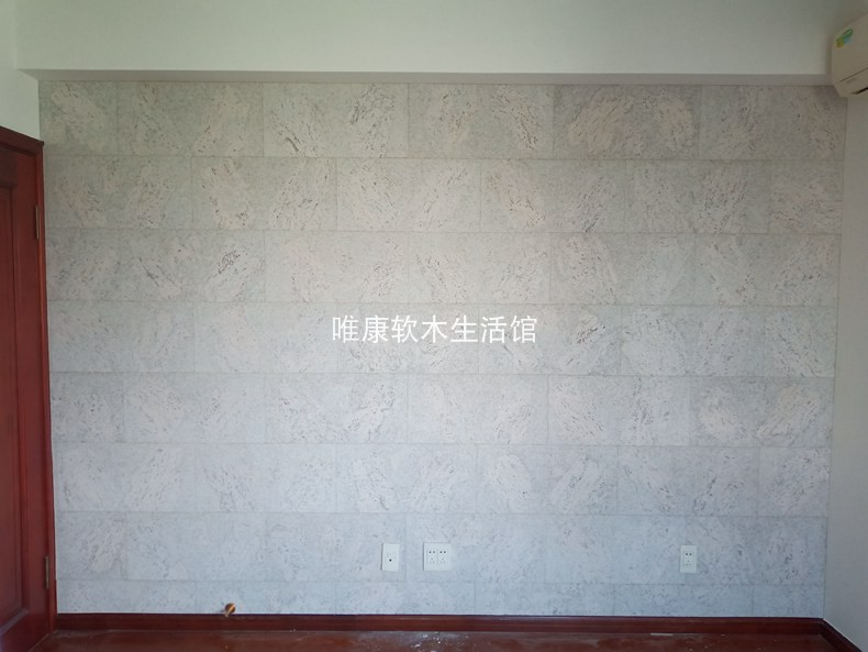 唯康软木白色墙板YF07001：卧室静音新宠，让家更温馨